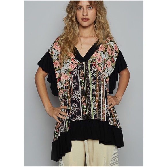 Floral Black Women's Top - Picture 2 of 4